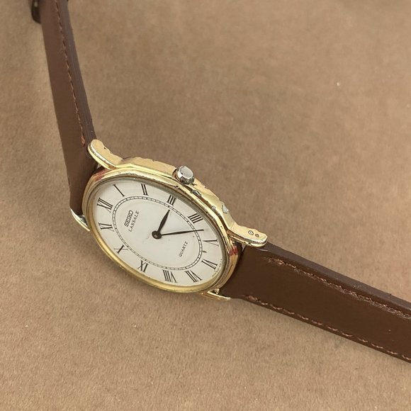 Vintage Elegant but Stylish Unisex Seiko Lassale 18K Gold Plated Watch - Picture 3 of 9